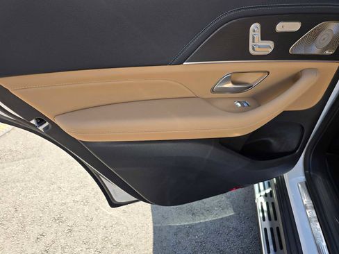 New 2026 Mercedes-Benz GLS 580 4MATIC image 21