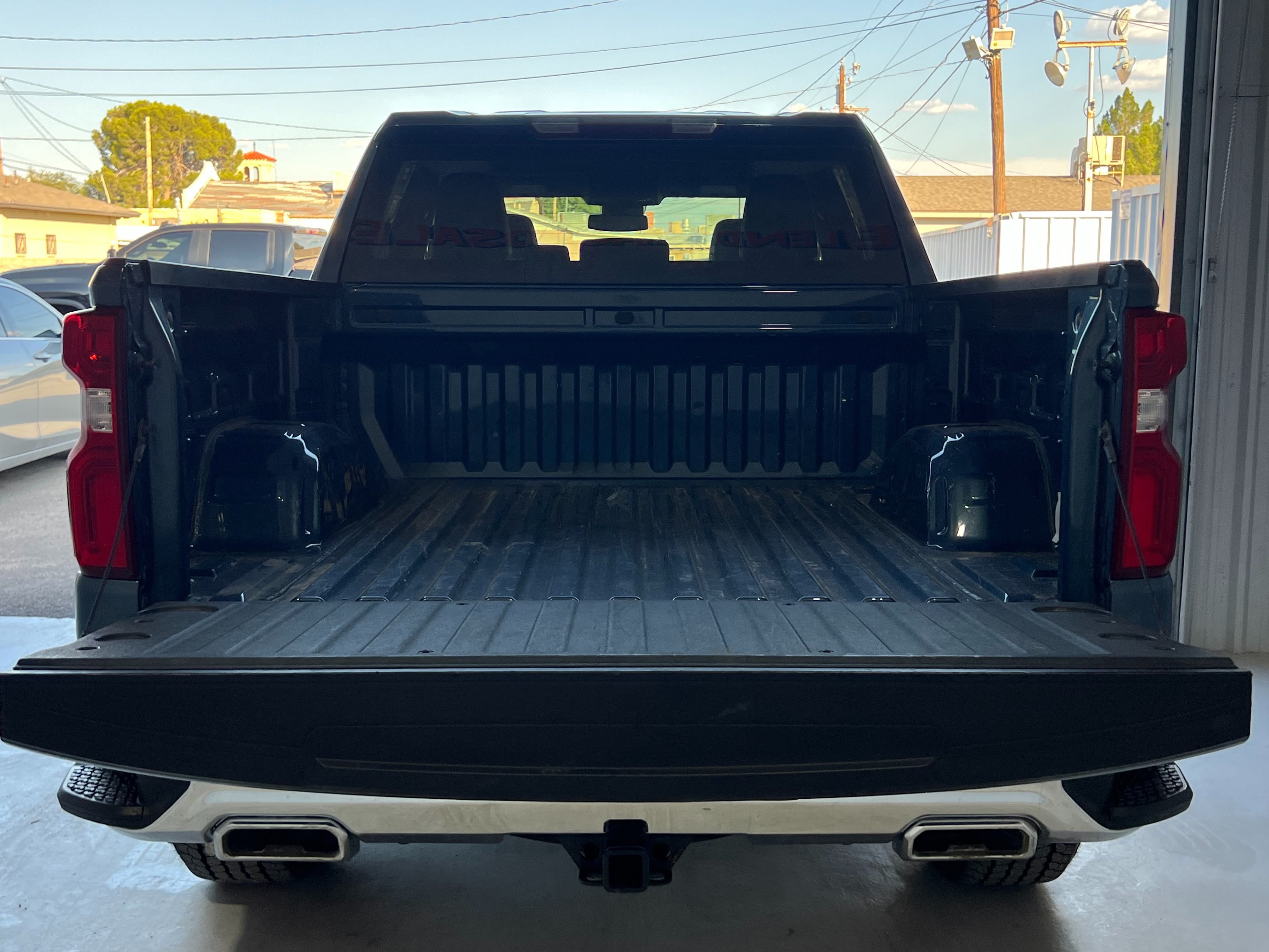 Used 2024 Chevrolet Silverado 1500 LTZ w/ Z71 Off-Road Package AWD/4WD image 5