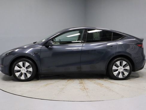 Used 2024 Tesla Model Y Long Range AWD/4WD image 10