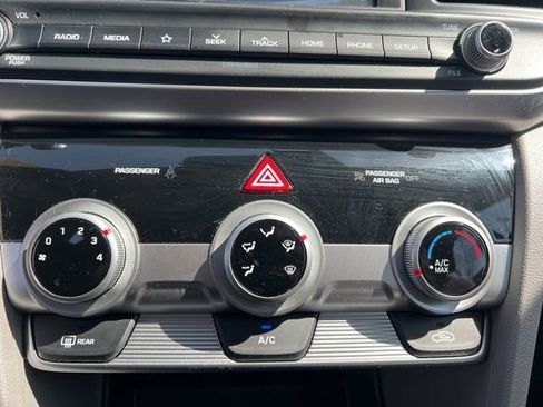 Used 2019 Hyundai Elantra SEL image 19