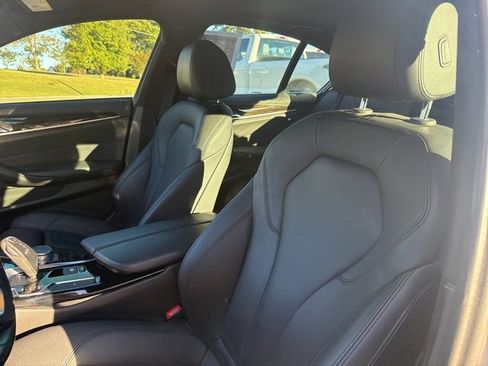 Used 2018 BMW 530i xDrive image 24