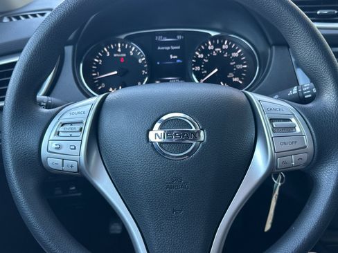 Used 2016 Nissan Rogue S w/ Appearance Package AWD/4WD image 21
