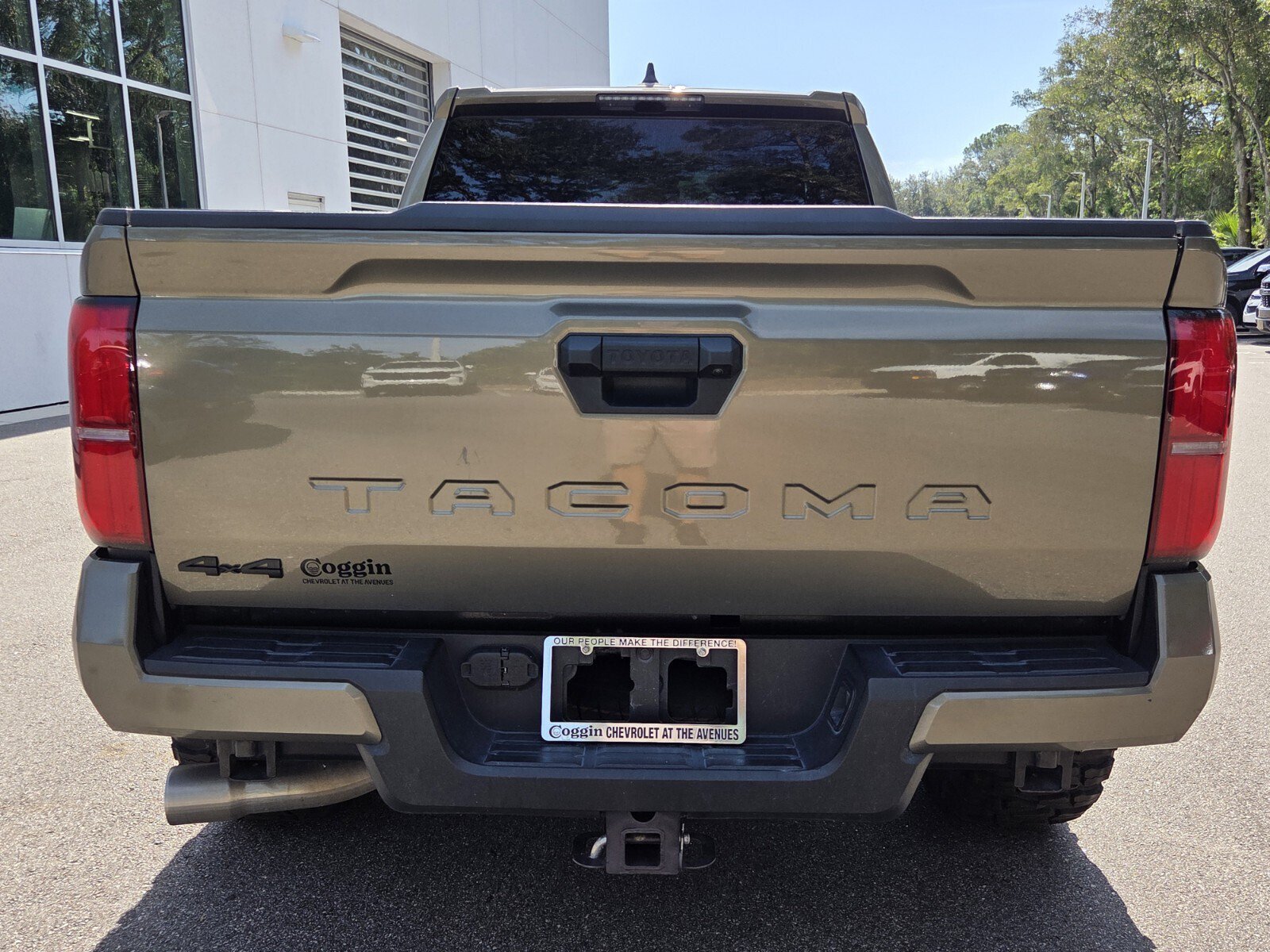 Used 2024 Toyota Tacoma TRD Off-Road AWD/4WD image 4