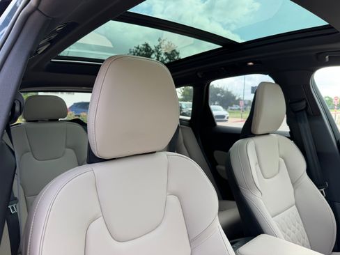 Certified 2026 Volvo XC60 B5 Plus AWD/4WD image 11