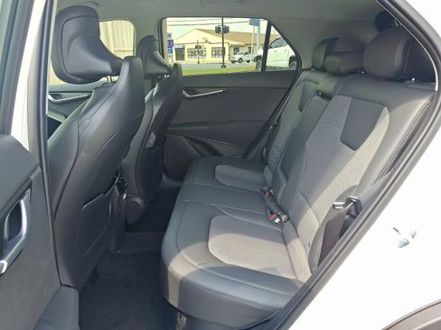 New 2026 Kia Niro EX FWD image 6