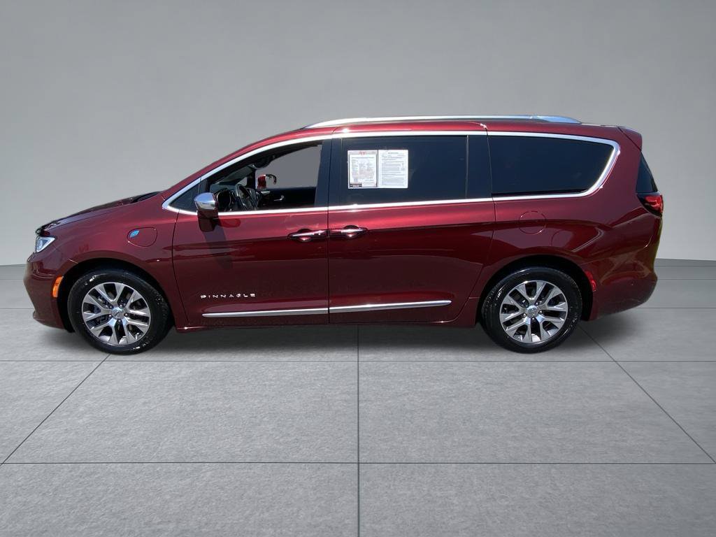 Used 2021 Chrysler Pacifica Pinnacle FWD image 3