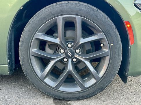 Used 2019 Dodge Charger SXT image 9