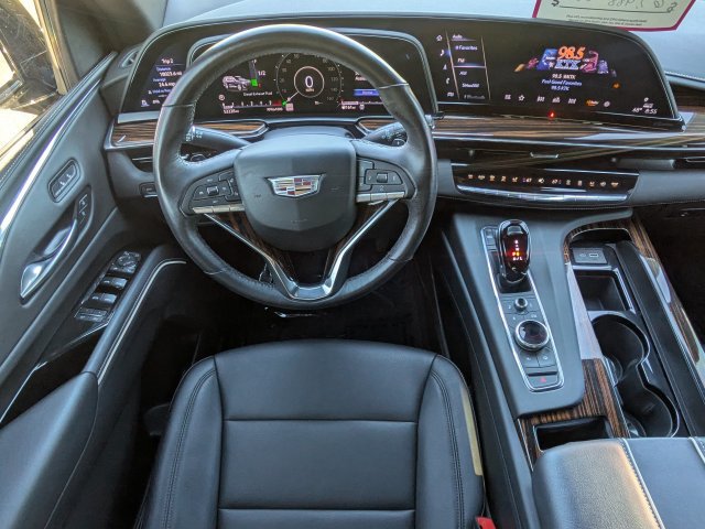 Used 2023 Cadillac Escalade Luxury AWD/4WD image 18
