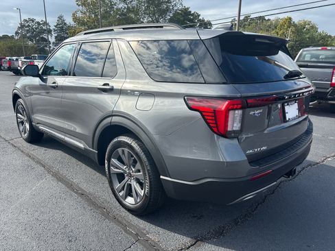 New 2025 Ford Explorer Active w/ Active Comfort Package image 3
