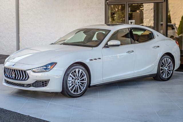 Used 2018 Maserati Ghibli RWD image 6