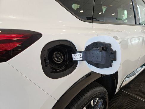 New 2026 Nissan Rogue Platinum image 33