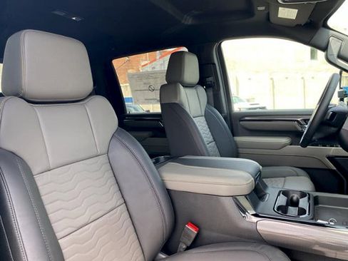 New 2026 Chevrolet Silverado 2500 ZR2 w/ LPO, Dark Essentials Package AWD/4WD image 19
