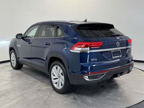 Used 2022 Volkswagen Atlas Cross Sport SE image 5