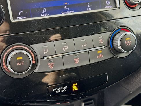Used 2019 Nissan Rogue S w/ Special Edition Package AWD/4WD image 25