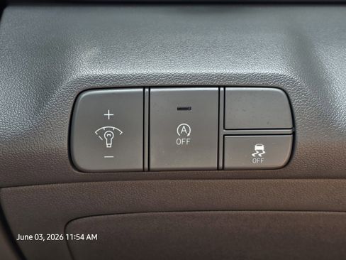 Certified 2025 Hyundai Elantra SE FWD image 28