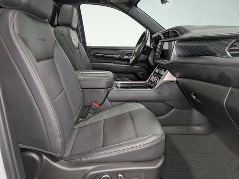 Used 2024 GMC Yukon Denali w/ Advanced Technology Package AWD/4WD image 48