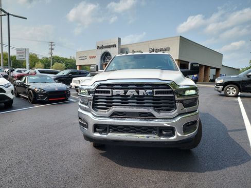 New 2026 RAM 2500 Tradesman AWD/4WD image 18
