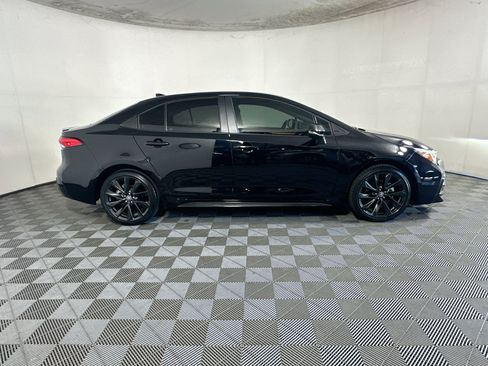 Used 2023 Toyota Corolla SE FWD image 2