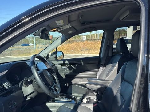 Used 2021 Honda Pilot Touring image 7