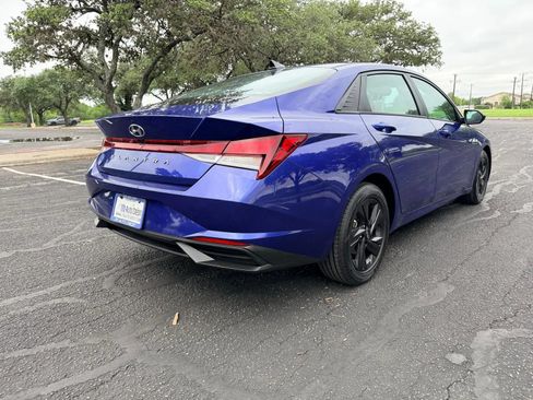 Used 2023 Hyundai Elantra SEL FWD image 7