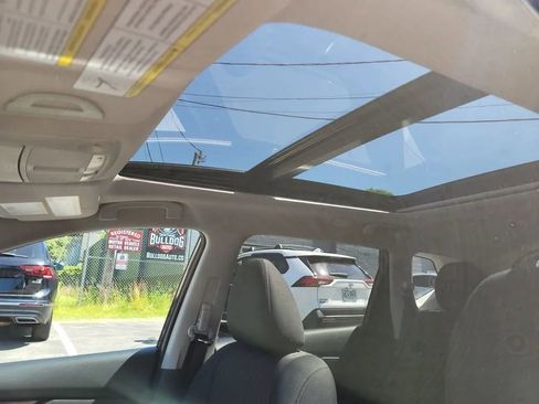 Used 2018 Nissan Rogue SV w/ Sun & Sound Touring Package AWD/4WD image 28