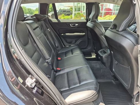 Used 2020 Volvo V60 T5 Cross Country AWD/4WD image 30