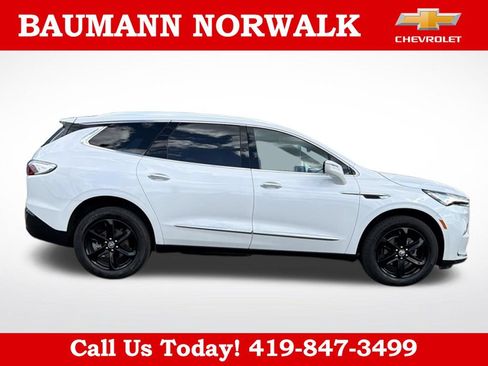 Used 2024 Buick Enclave Essence w/ Sport Touring Edition FWD image 8