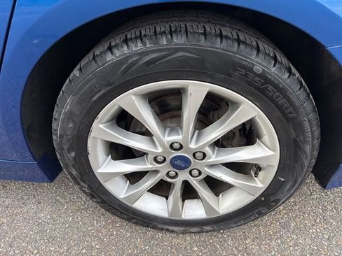 Used 2017 Ford Fusion SE FWD image 11