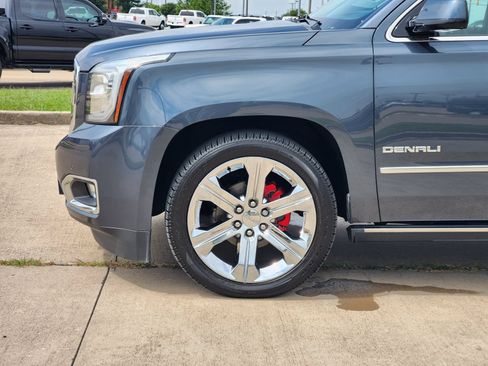 Used 2020 GMC Yukon Denali w/ Denali Ultimate Package AWD/4WD image 10