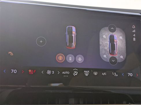 Used 2025 Lincoln Nautilus Premier image 23