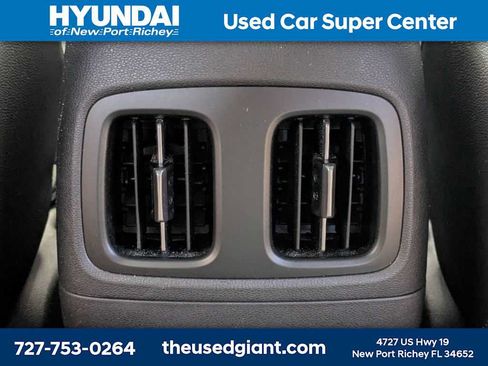 Used 2025 Hyundai Santa Cruz SEL FWD image 15