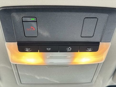 Used 2025 Nissan Pathfinder SV AWD/4WD image 21