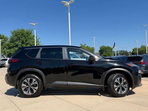 Used 2023 Nissan Rogue SV FWD image 6