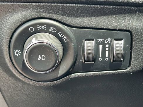 Used 2020 Jeep Compass Latitude FWD image 23