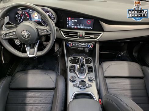 Used 2023 Alfa Romeo Giulia Veloce AWD/4WD image 24