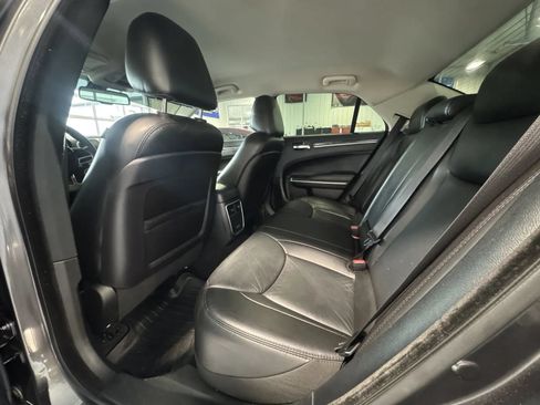 Used 2022 Chrysler 300 Touring L AWD/4WD image 13