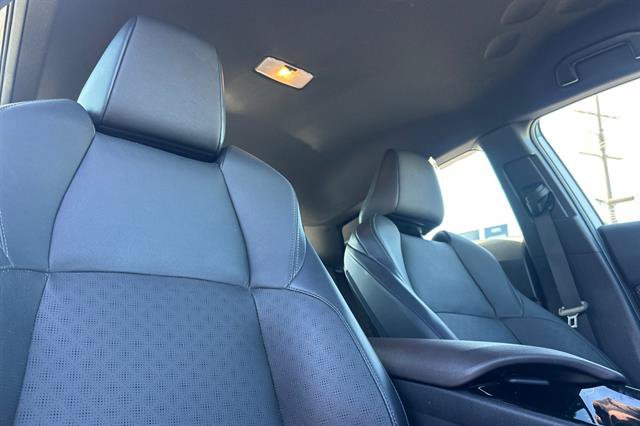 Used 2019 Toyota C-HR Limited FWD image 17