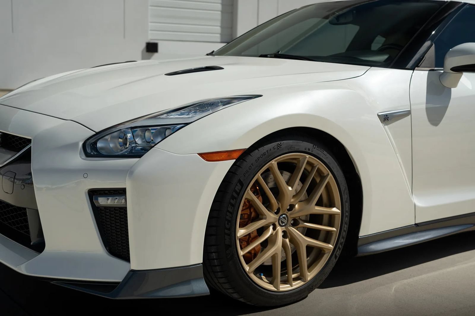 Used 2017 Nissan GT-R Premium w/ Premium Interior Package AWD/4WD image 55