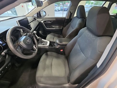 Used 2022 Toyota RAV4 XLE w/ Convenience Package AWD/4WD image 17