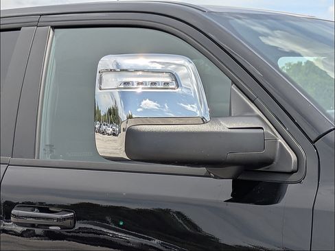 Used 2025 RAM 1500 Laramie w/ Advanced Safety Group II AWD/4WD image 11