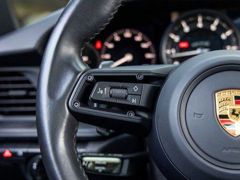 Certified 2022 Porsche 911 50th Anniversary Edition image 33