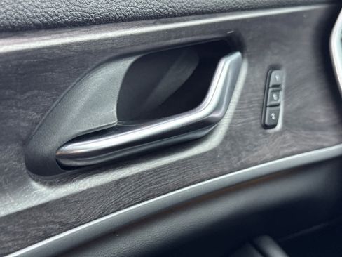 Used 2023 Jeep Grand Cherokee Limited w/ Trailer Tow Prep Group (B) image 24