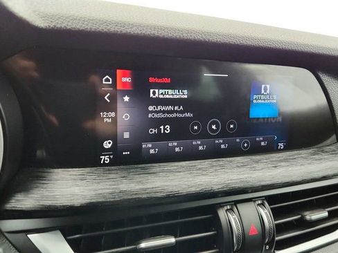 Used 2022 Alfa Romeo Stelvio Sprint image 17