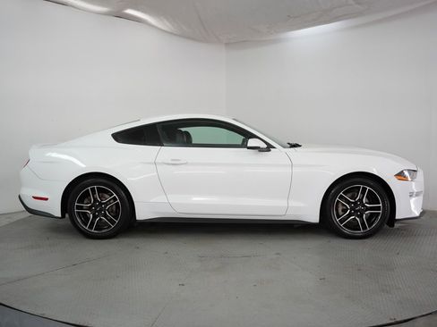 Used 2019 Ford Mustang Premium RWD image 5