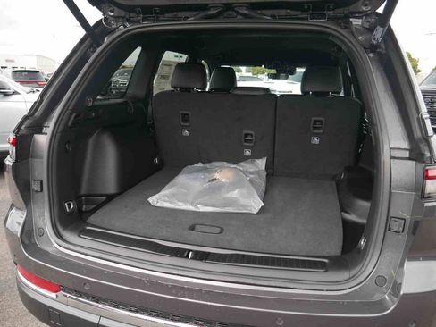 New 2025 Jeep Grand Cherokee Limited image 7