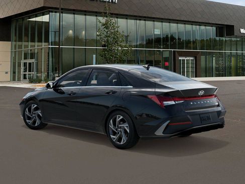 New 2026 Hyundai Elantra Limited image 6