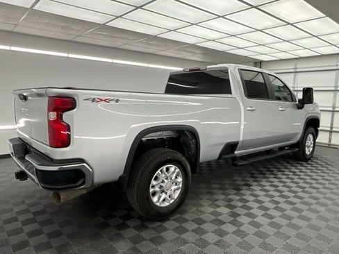 Used 2022 Chevrolet Silverado 3500 LT AWD/4WD image 20