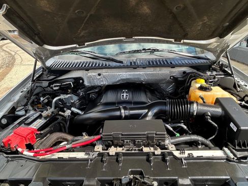 Used 2017 Lincoln Navigator Select image 19