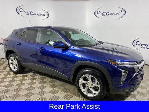 Certified 2024 Chevrolet Trax LS w/ LS Convenience Package FWD image 10