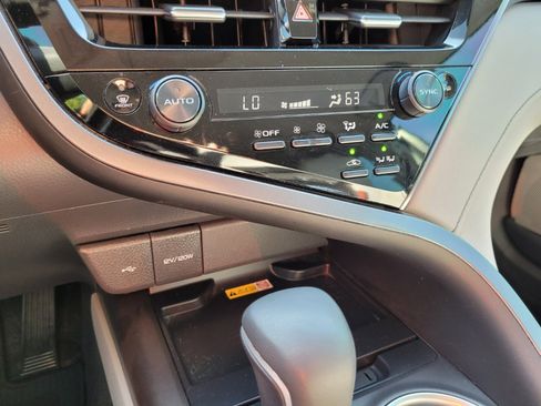 Certified 2024 Toyota Camry XLE image 25